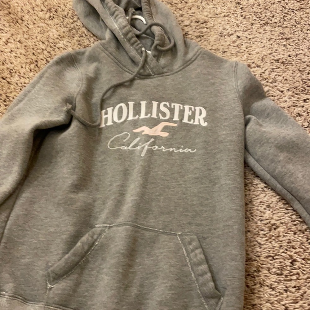 grey hollister hoodie
